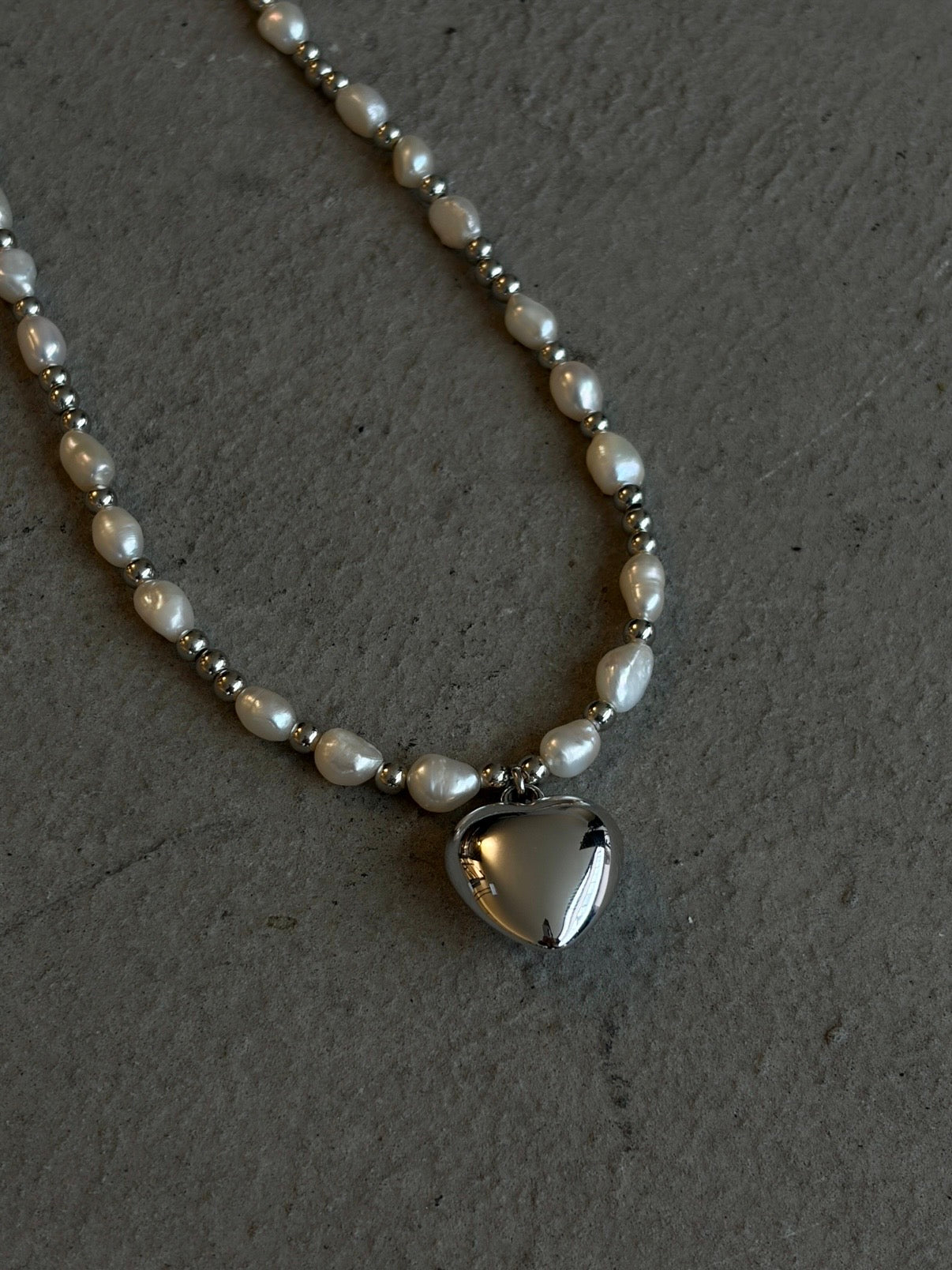 pearl beads necklace